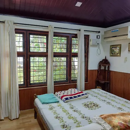 West Wind Homez - Home Stay Kochi Exterior photo