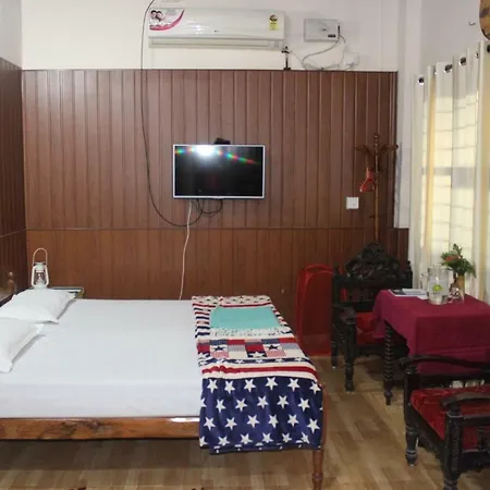 West Wind Homez - Home Stay Kochi Exterior photo