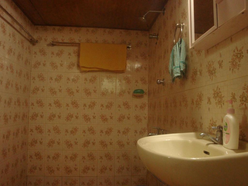 West Wind Homez - Homestay *